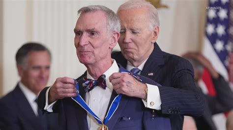 Bill Nye the Science Guy receives Presidential Medal of Freedom | king5.com