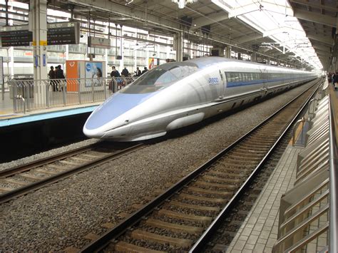 Sleek Japanese Bullet Train HD Wallpaper – Speed and Innovation on Rails