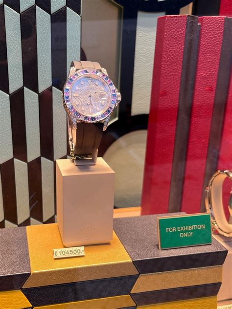 Went window shopping in Lisbon. I have one question: Why? : r/rolex