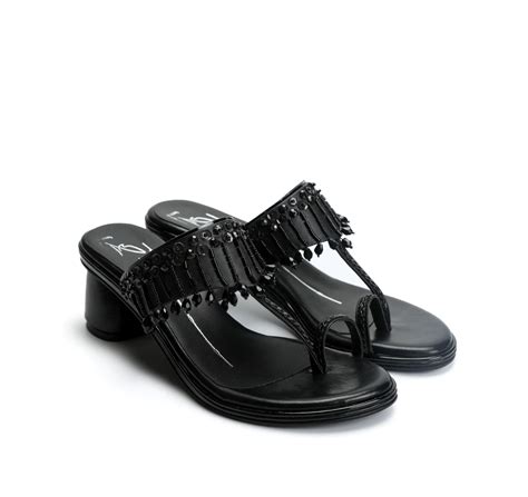 Black Embroidered Kolhapuri Heels – NIDHI BHANDARI