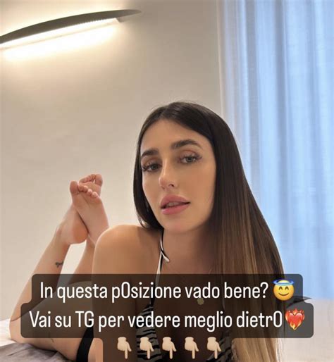 Michelle comi : r/italian_girl_feet