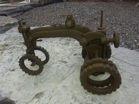 Sewing Machine Tractor 的图像结果