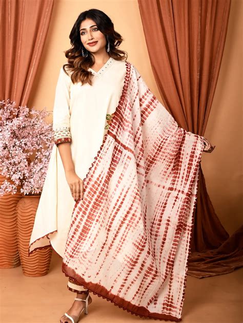 Gorgeous Off-white Cotton Rumal Cut Applique Kurta, Pant and Tie & Dye ...