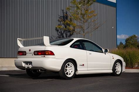This JDM 1996 Honda Integra Type R Shows Less Than 25,000 Kilometers - autoevolution