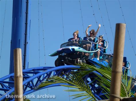 Manta at SeaWorld San Diego | Theme Park Archive
