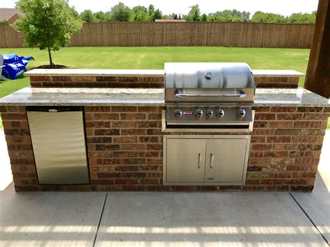 Outdoor Kitchen Diy Brick at Lynn Sparks blog