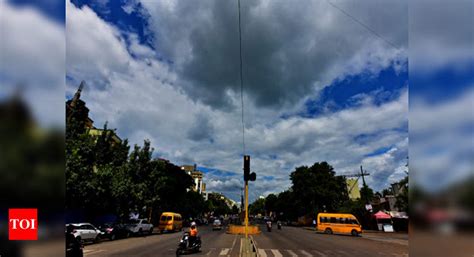 Pune: Sparse cloud cover sends maximum temperature soaring | Pune News ...