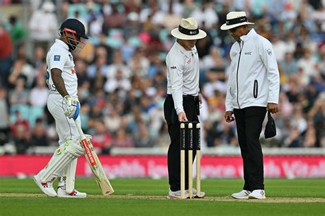 More bad-light farce at The Oval as Chris Woakes is forced to bowl spin ...