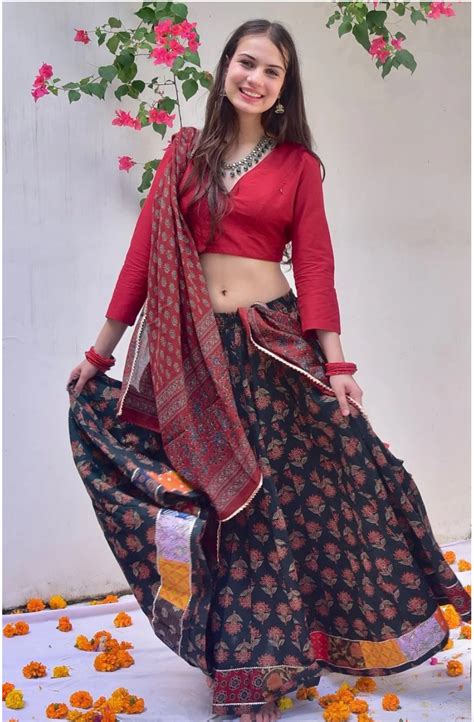 Indian Lehenga Choli Online - Designer Lehenga For Women Online – Mera Rang