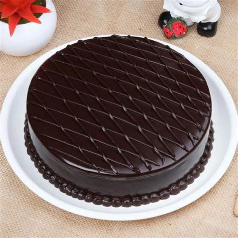 Premium Chocolate Truffle Cake Online | YummyCake