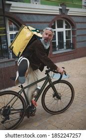 Man On Horwse Meme Delievering News 的图像结果