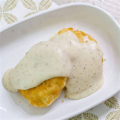 Southern White Country Gravy - Mindy's Cooking Obsession