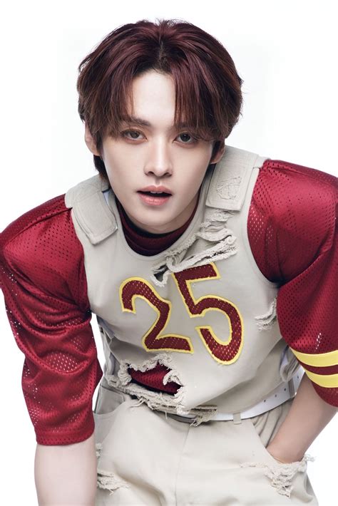 Lee Know Teaser Images FANCLUB Jacket Image | Célébrités, Célébrités coréennes, Uchiwa