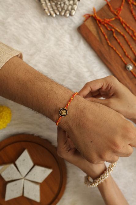 Eterno India - Modern Indian Heirloom