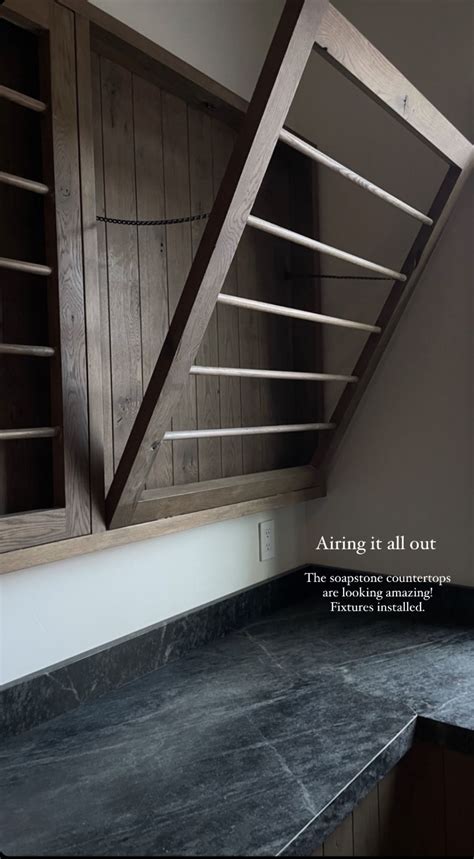 Modern Laundry Mud Room Design