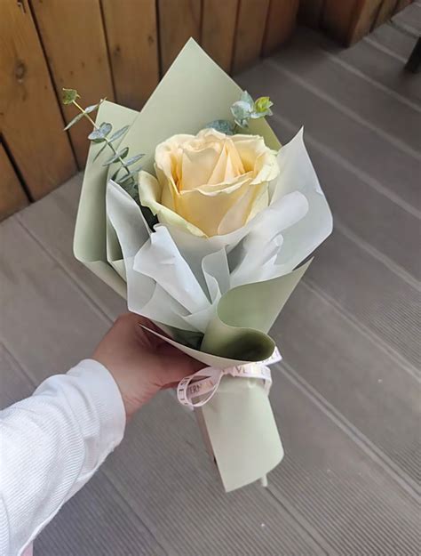 Mini Flower Bouquet | Small Flower Bouquet + Free Delivery