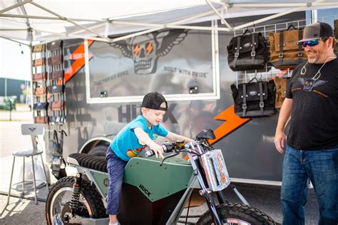 Huck Cycles Stinger SX / SXD 2022 - Electric Moped 2024