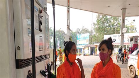 पेट्रोल पंप पर 6 साल नौकरी कर पोस्ट ग्रेजुएट बनीं रेखा और रंजना, सपना ...