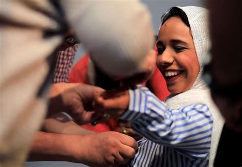 Egyptian designer tailors clothing brand for people with disabilities ...