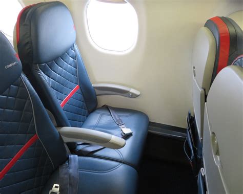 E170 Aircraft Seating Chart 的图像结果