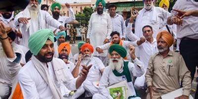 As Freeze on Train Movement Bleeds Punjab of Rs 21,000 Crore, Farmers ...