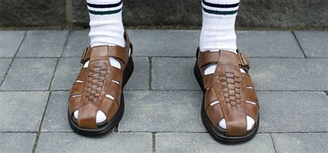 6 Horrible Things Men Should Never, Ever Wear