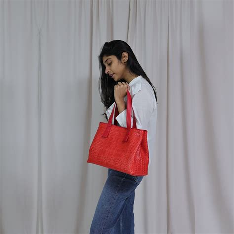 CA 1034 - SHOULDER BAG - RED – Calonge