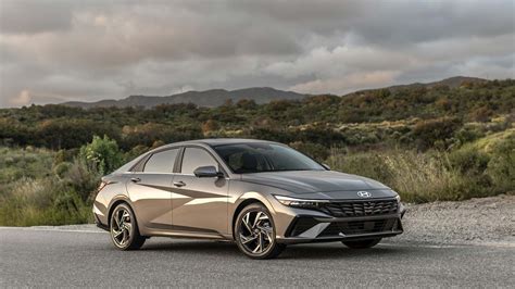 Hyundai Elantra Tires | Sizes & Specs | Lionhart Tires