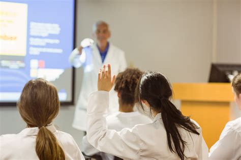 What are the best Pre-Med Schools with online courses?