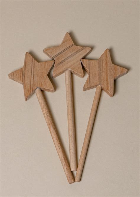 Get Winter Star Wand (Set of 3) at ₹ 1099 | LBB Shop