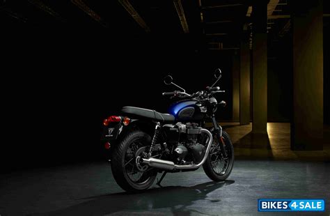 Triumph's Latest Marvel: Bonneville Stealth Edition Debuts in India ...