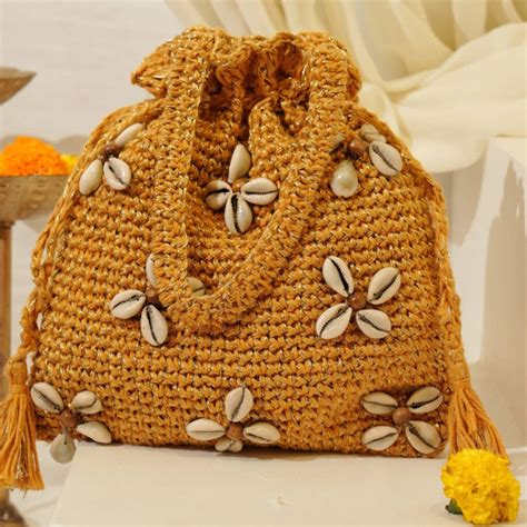 Itihasikala | Handcrafted Women's Handbags And Stoles [SALE]