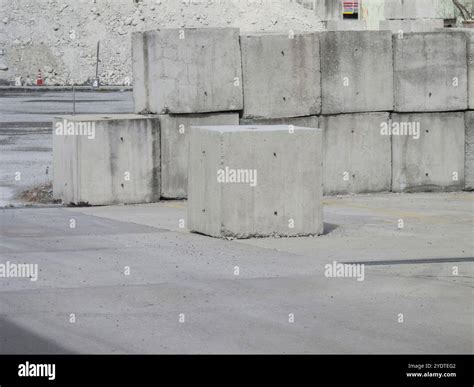 Large concrete blocks hi-res stock photography and images - Alamy