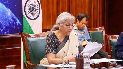 Income tax for middle class earning up to Rs 15L may be slashed in ...