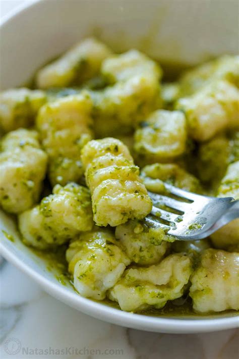 Easy Gnocchi Recipe (VIDEO) - NatashasKitchen.com