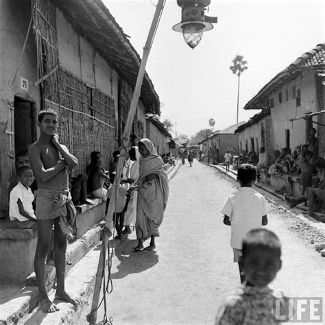 Bengal famine of 1943 Part - 3 - Old Indian Photos