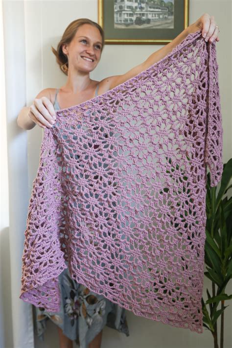 Stunning FREE Crochet Lace Shawl Pattern - Beautiful Wrap - Life + Yarn
