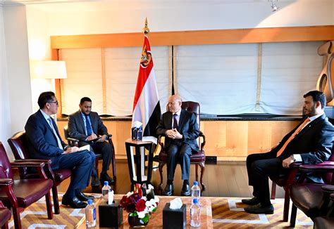 President Al-Alimi Receives Senior Vice President of U.S. Hunt Oil ...
