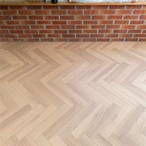 Craft 12mm Classic Oak Herringbone AC5 Laminate Flooring