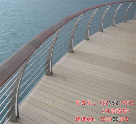 不锈钢桥梁立柱用于上海外滩拦河护栏-案例展示-信步立柱