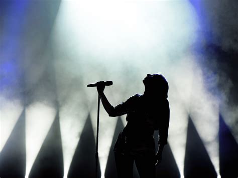 Auto-Tune Singers Who Use It 的图像结果