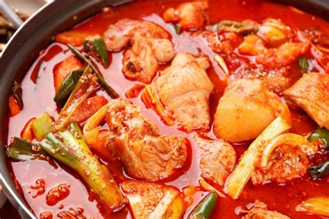 Dine on Finger-Licking Winter One-Pot Meals That Are Easy to Prepare ...