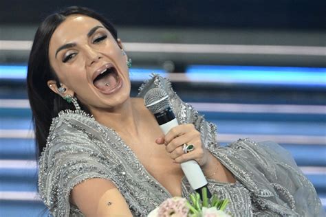 TESTO COMPLETO "VOILÀ" CANZONE ELETTRA LAMBORGHINI SANREMO 2026/ "Viva ...