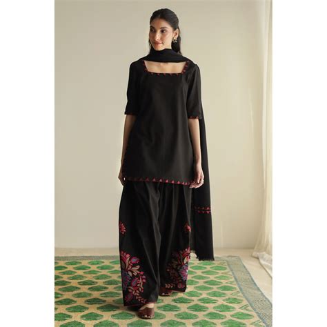 Black Outfit | FALL WINTER '25 | DYOT – Chaand Tara