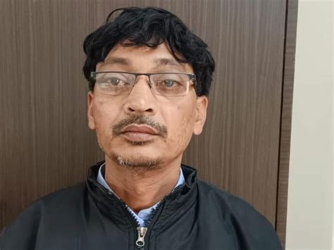 Liquor worth 4.72 lakhs was seized from UPL bridge in Vapi and was ...