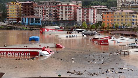 Mindestens acht Tote bei Überschwemmungen in Türkei - UnserTirol24