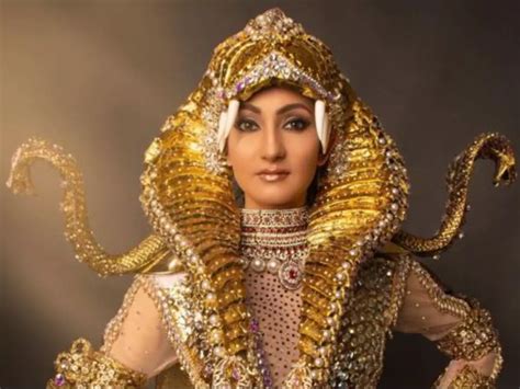 Navdeep Kaur Wins Best National Costume At Mrs World 2022 | गर्व के ...
