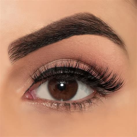 MIA lashes – Blinkle Collections