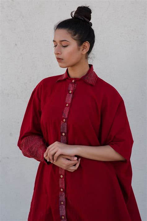 Surkh Kantha Joda Top – Adheera