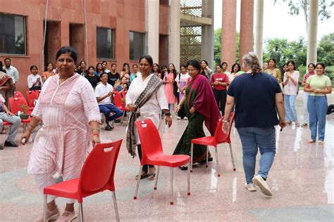Teachers’ Day At NIFT Teachers Get Emotional After Reading Students ...